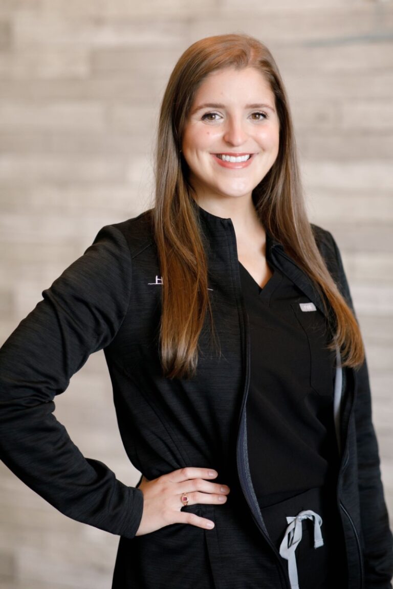 headshot of Dr. Rachel Grandinetti, dentist at Horizon Dental CLT