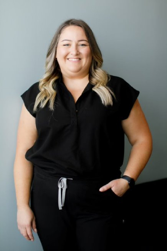 headshot of Anna, employee at Horizon Dental CLT